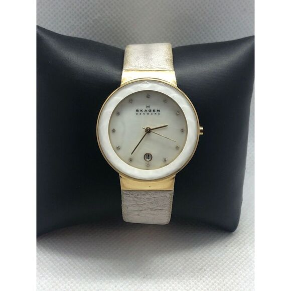 Skagen SKW2033 Women's Leather Analog Mother of Pearl Dial Genuine Watch JK38 - Picture 1 of 9